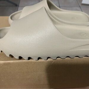 Yeezy Slides worn twice!
